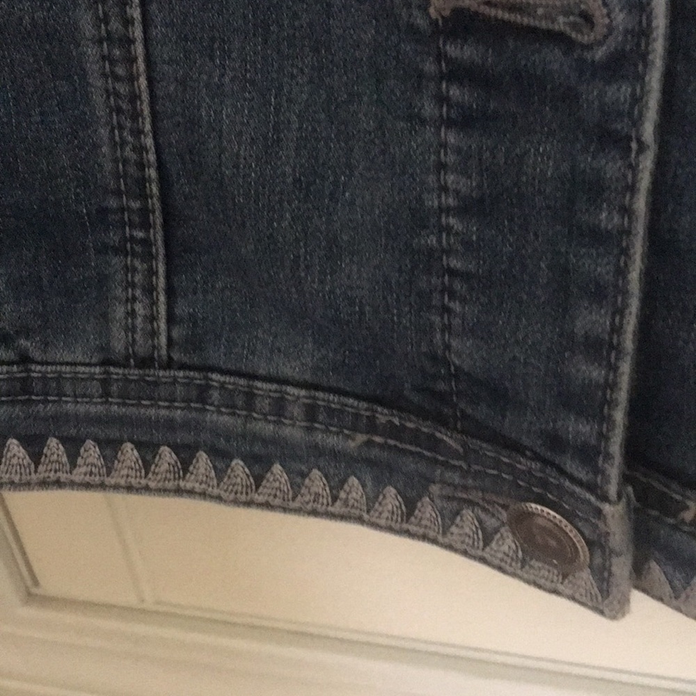 Best - Picture 4 of 4